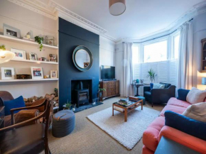 Pass the Keys London Spacious Dulwich family house with Pool